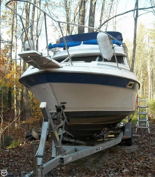 Slide: The Image of Bayliner 2560 Convertible 1988 - 1