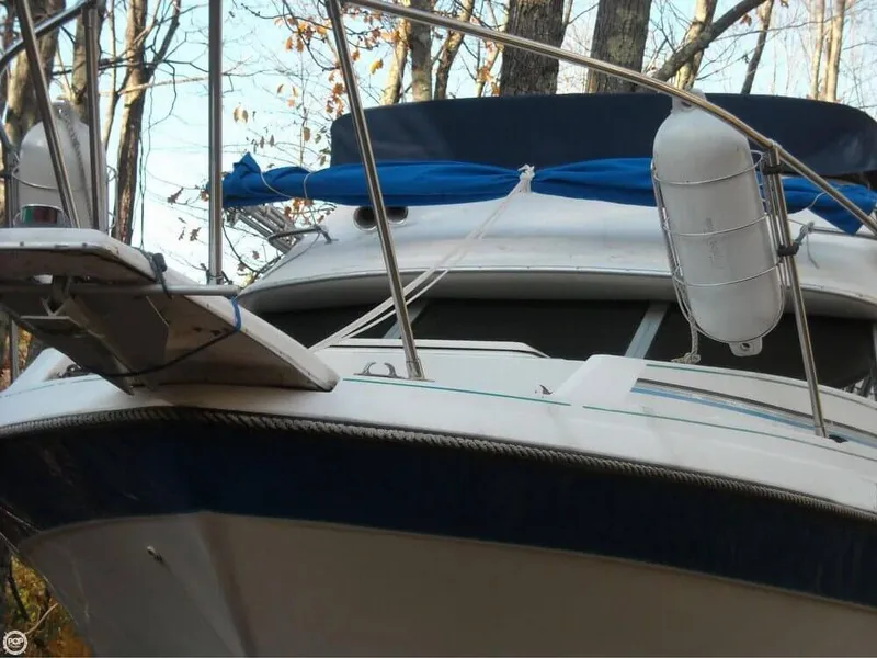Slide: The Image of Bayliner 2560 Convertible 1988 - 2