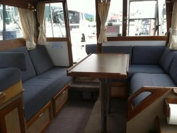 Slide: The Image of Bayliner 2850 Contessa 1989 - 6