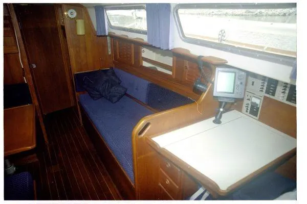 Slide: The Image of Sabre Classic Fin Keel 1985 - 6