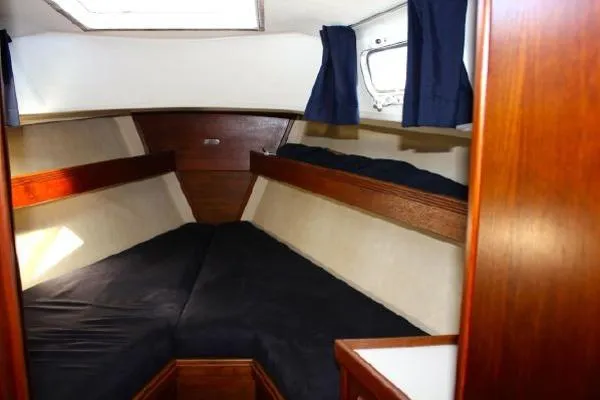 Slide: The Image of Sabre Classic Fin Keel 1985 - 7