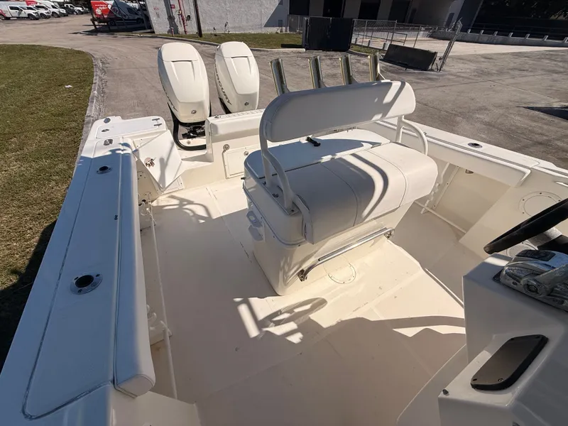 Slide: The Image of Edgewater 265CC 2004 - 18