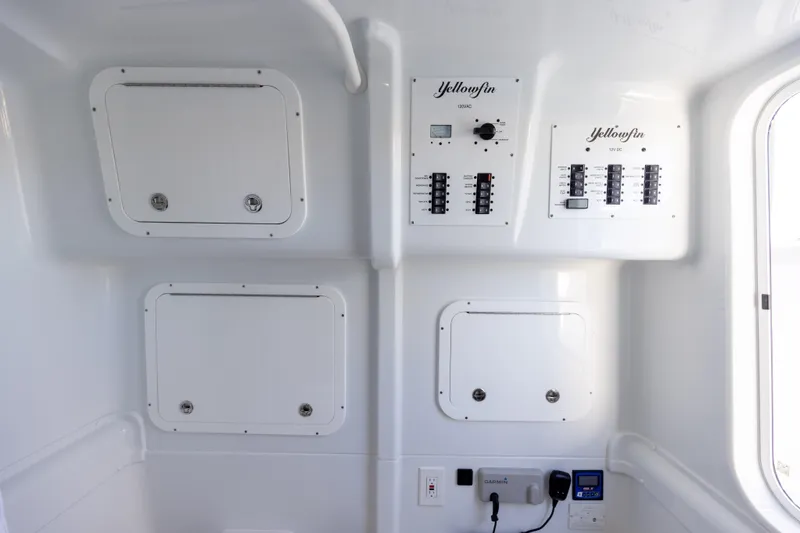 Slide: The Image of Yellowfin 42 Offshore 2023 - 54