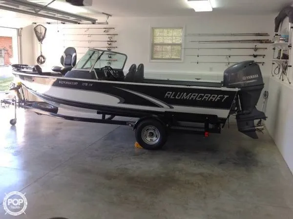 Slide: The Image of Alumacraft Voyageur 175 Sport 2014 - 2