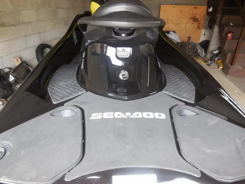Slide: The Image of Sea-Doo RXT-X 260 2012 - 10