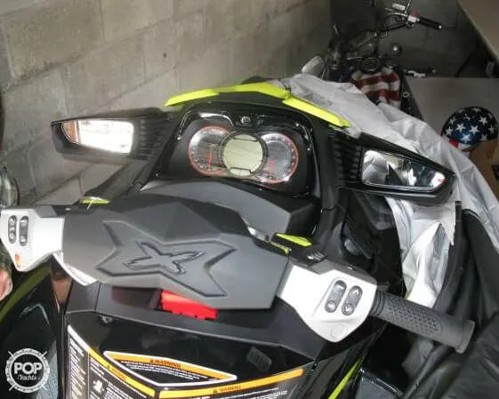 Slide: The Image of Sea-Doo RXT-X 260 2012 - 9