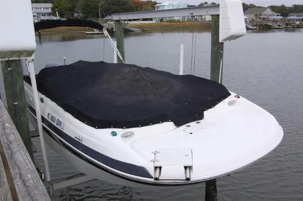 Slide: The Image of NAUTIC STAR 210 Sport Deck with Outboard 2005 - 0