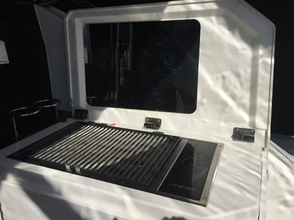 Slide: The Image of Sea Ray 51 Sundancer w/ zues drives 2013 - 8