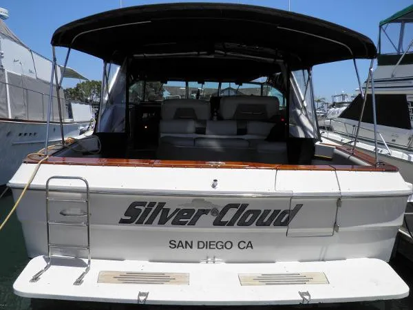 Slide: The Image of Sea Ray 460 Express Cruiser 1987 - 9