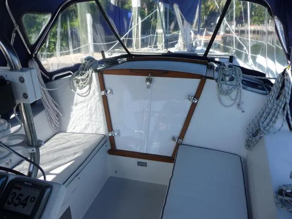 Slide: The Image of Catalina Sloop 1994 - 10