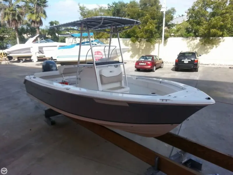 Slide: The Image of Sea Hunt Ultra 196 2013 - 1