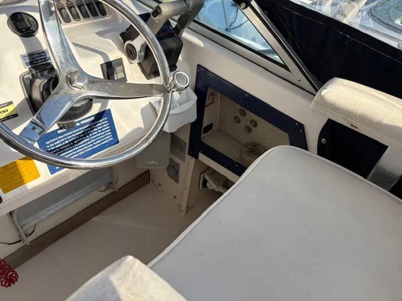 Slide: The Image of Grady-White Sailfish 272 1995 - 15