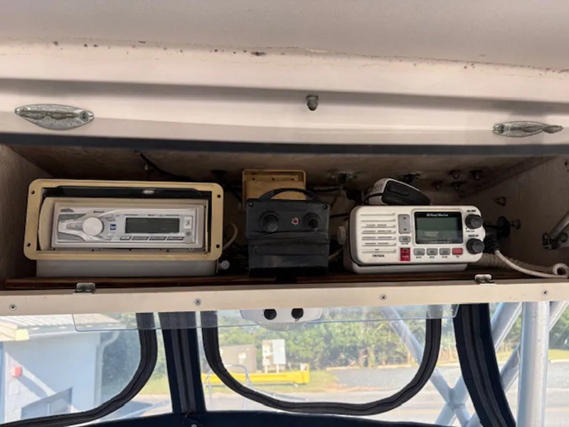 Slide: The Image of Grady-White Sailfish 272 1995 - 16