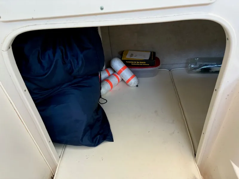 Slide: The Image of Grady-White Sailfish 272 1995 - 18