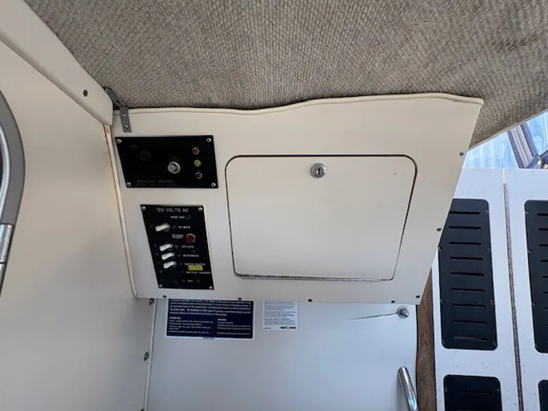 Slide: The Image of Grady-White Sailfish 272 1995 - 24