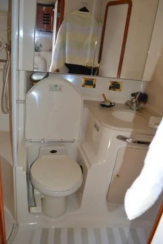 Slide: The Image of Sea Ray 460 Sundancer 1999 - 6