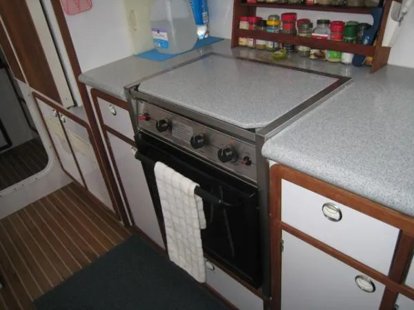 Slide: The Image of Endeavour Catamaran CO. CAT 36 2000 - 9