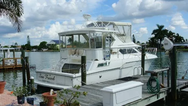 Slide: The Image of Wellcraft 46 Cockpit Motor Yacht 1994 - 0