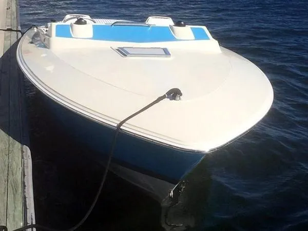 Slide: The Image of Donzi 24 Spirit 1975 - 1