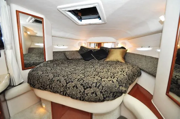 Slide: The Image of Sea Ray 340 Sundancer 2003 - 4