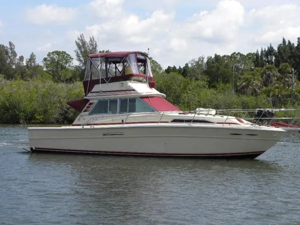 Slide: The Image of Sea Ray Sedan Bridge MY 1984 - 0