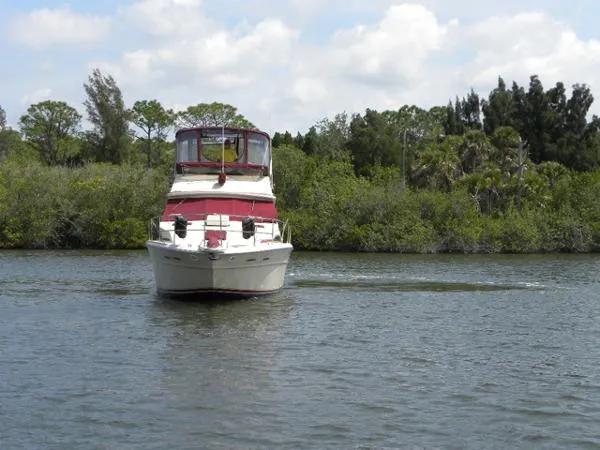 Slide: The Image of Sea Ray Sedan Bridge MY 1984 - 2