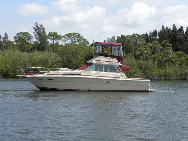 Slide: The Image of Sea Ray Sedan Bridge MY 1984 - 3