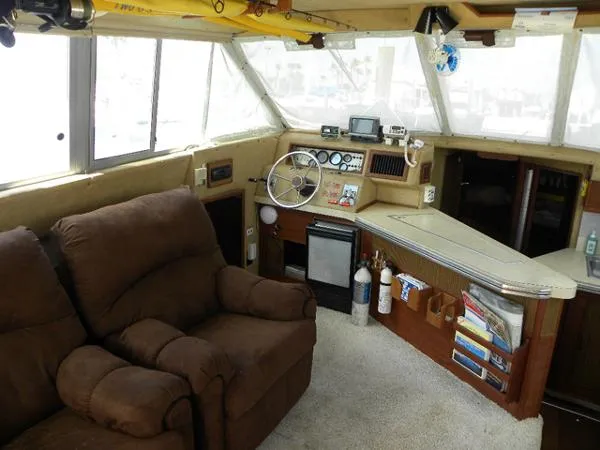 Slide: The Image of Sea Ray Sedan Bridge MY 1984 - 4