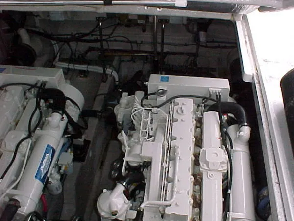 Slide: The Image of Sea Ray 420 DA 2003 - 11