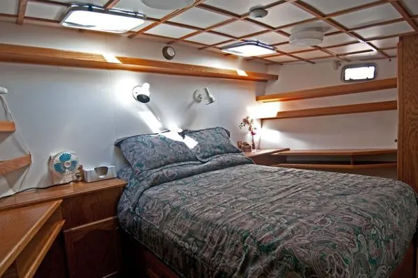 Slide: The Image of Vic Powell Custom Pilothouse 1992 - 10
