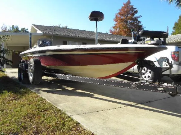 Slide: The Image of Cobra Viper Bass Boat 2002 - 1