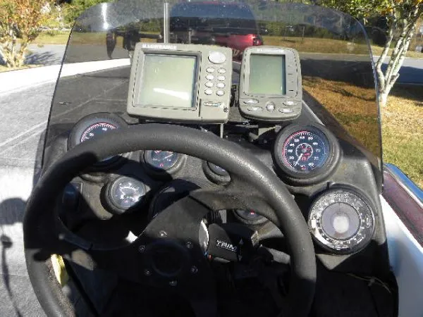 Slide: The Image of Cobra Viper Bass Boat 2002 - 10