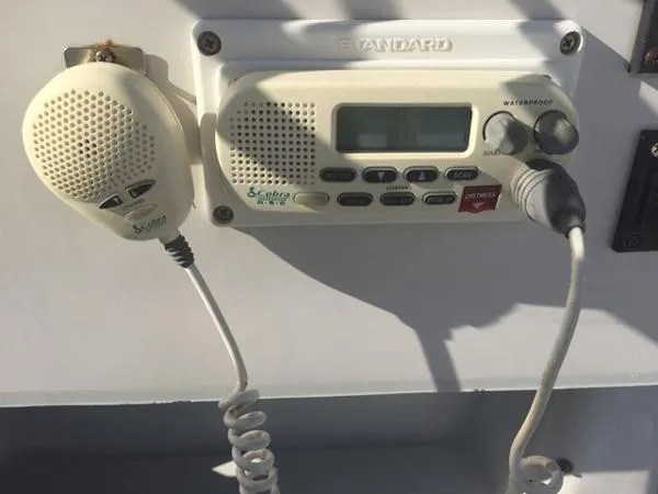 Slide: The Image of Boston Whaler 19 Outrage 1994 - 10