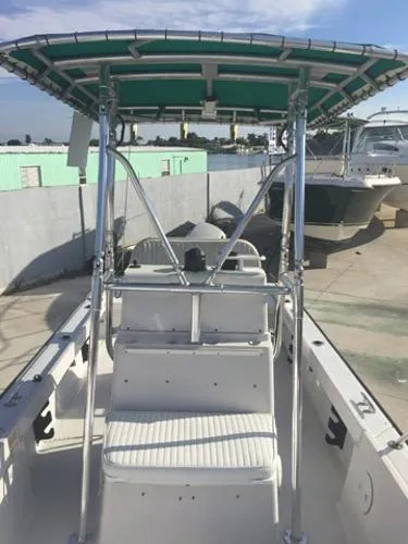 Slide: The Image of Boston Whaler 19 Outrage 1994 - 2