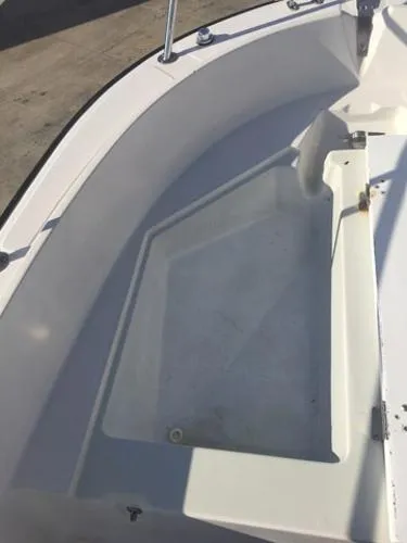 Slide: The Image of Boston Whaler 19 Outrage 1994 - 4