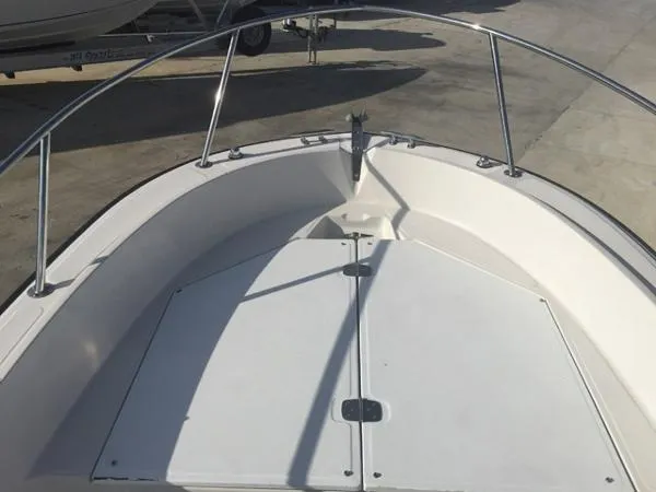 Slide: The Image of Boston Whaler 19 Outrage 1994 - 5