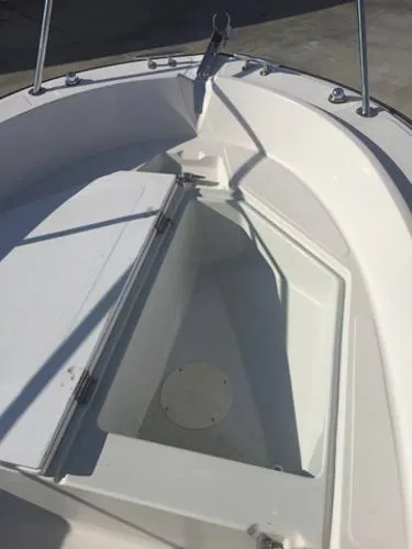 Slide: The Image of Boston Whaler 19 Outrage 1994 - 6