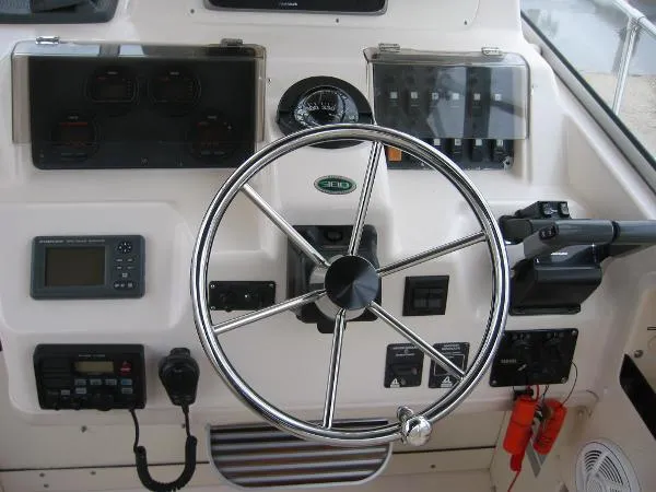 Slide: The Image of Grady White MARLIN 300 Express 2001 - 8