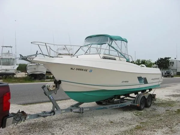 Slide: The Image of Aquasport 245 Explorer 1997 - 1