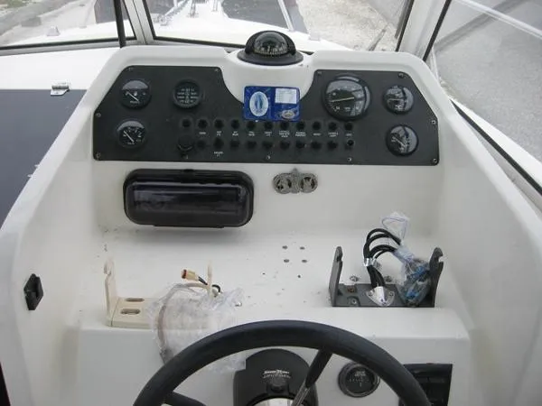 Slide: The Image of Aquasport 245 Explorer 1997 - 5
