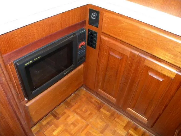 Slide: The Image of Viking 43 Convertible 1990 - 10