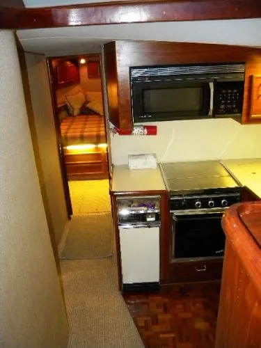 Slide: The Image of Ocean Yacht Custom 48 Supersport Customized 1988 - 10