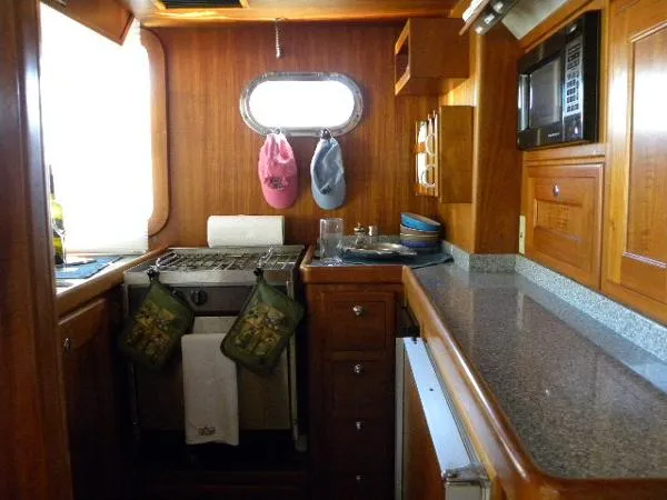 Slide: The Image of Nordhavn 40 Pacific Seacraft 2002 - 6