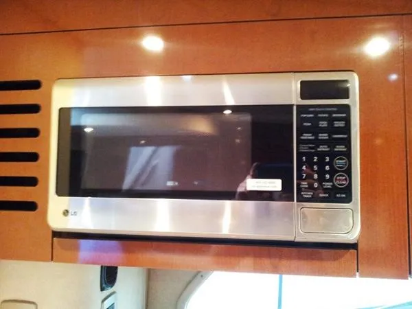 Slide: The Image of Sea Ray 370 Sundancer 2010 - 5