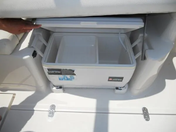 Slide: The Image of Monterey 248 LS Montura 2006 - 8