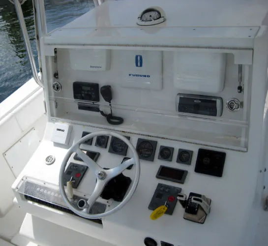 Slide: The Image of SeaVee *341 Center Console* 2001 - 6