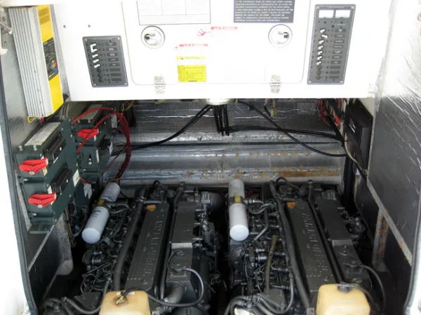 Slide: The Image of SeaVee *341 Center Console* 2001 - 8