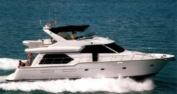 Slide: The Image of Bayliner 1999 - 0