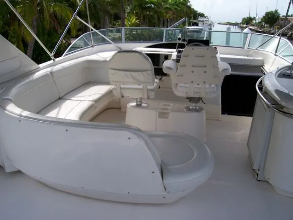 Slide: The Image of Bayliner 1999 - 10