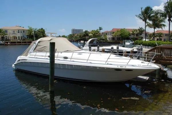 Slide: The Image of Sea Ray *41 Sundancer* 2000 - 0